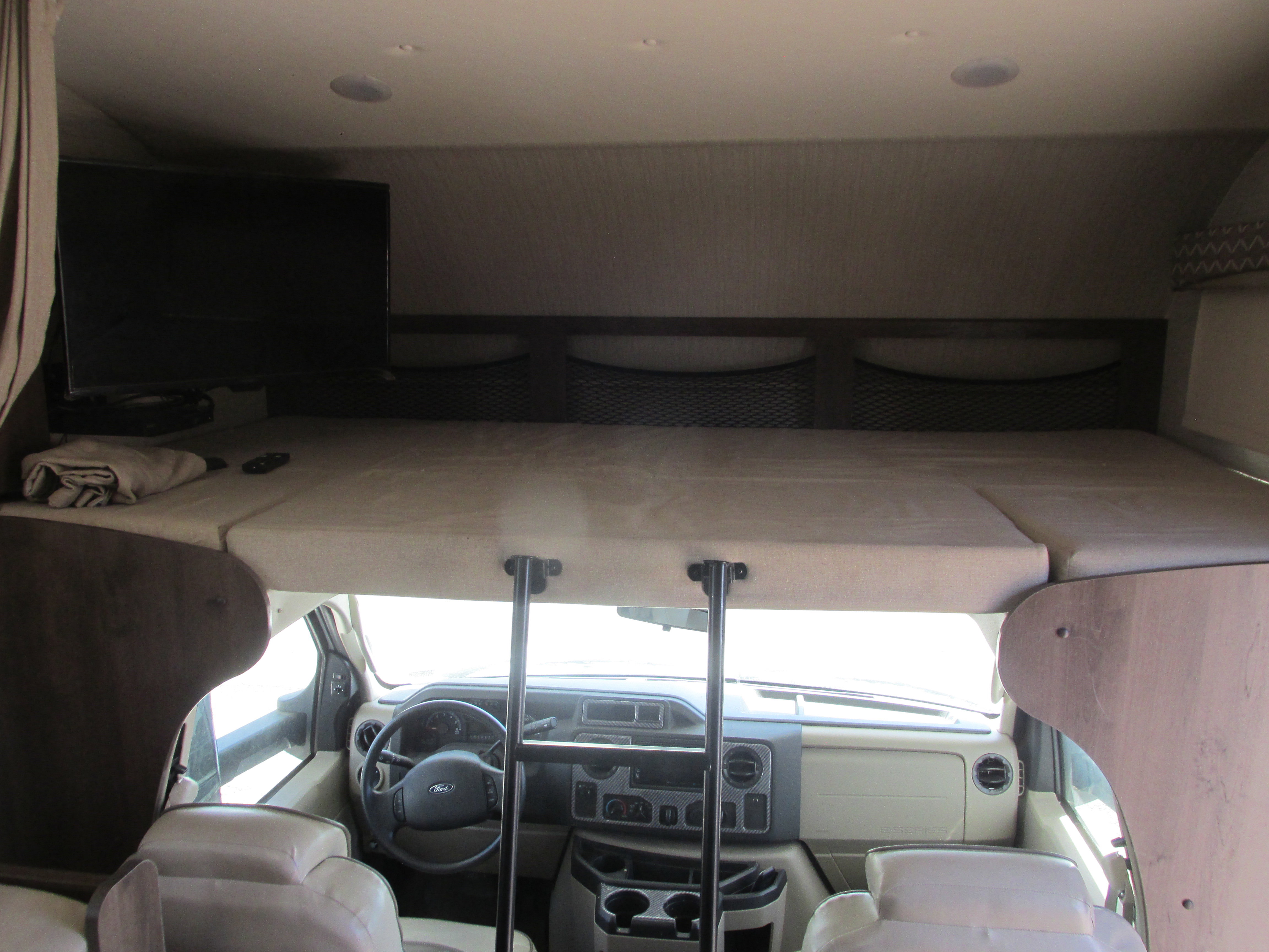Used 2019 Ford E-450 and Econoline 450 Super Duty w/ Motorhome Prep Package RWD image 12