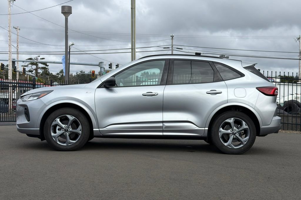 Certified 2023 Ford Escape ST-Line w/ Tech Pack #1 image 6