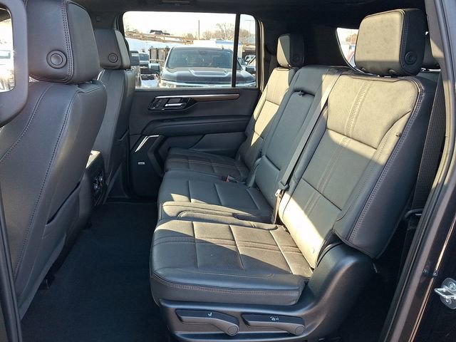 Used 2025 Chevrolet Suburban High Country w/ Sun And Tow Package image 17
