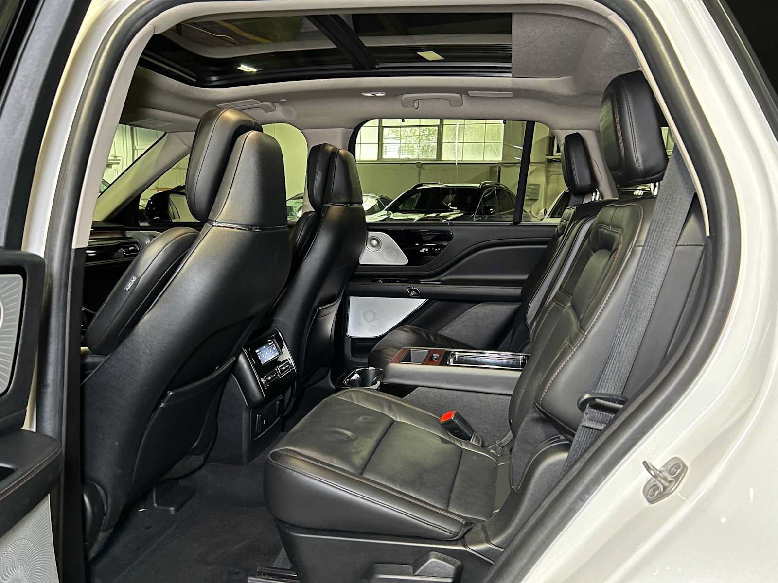 Used 2023 Lincoln Aviator Grand Touring w/ Equipment Group 301A AWD/4WD image 17