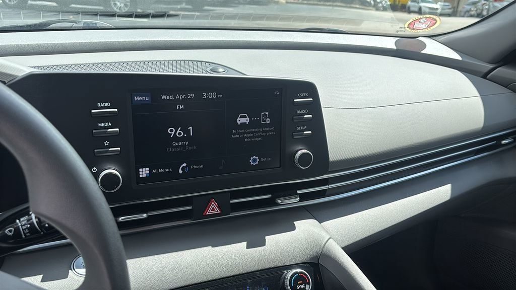 Used 2023 Hyundai Elantra SEL FWD image 19