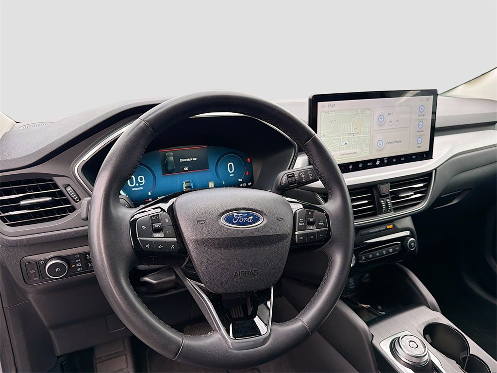Used 2023 Ford Escape Platinum image 9