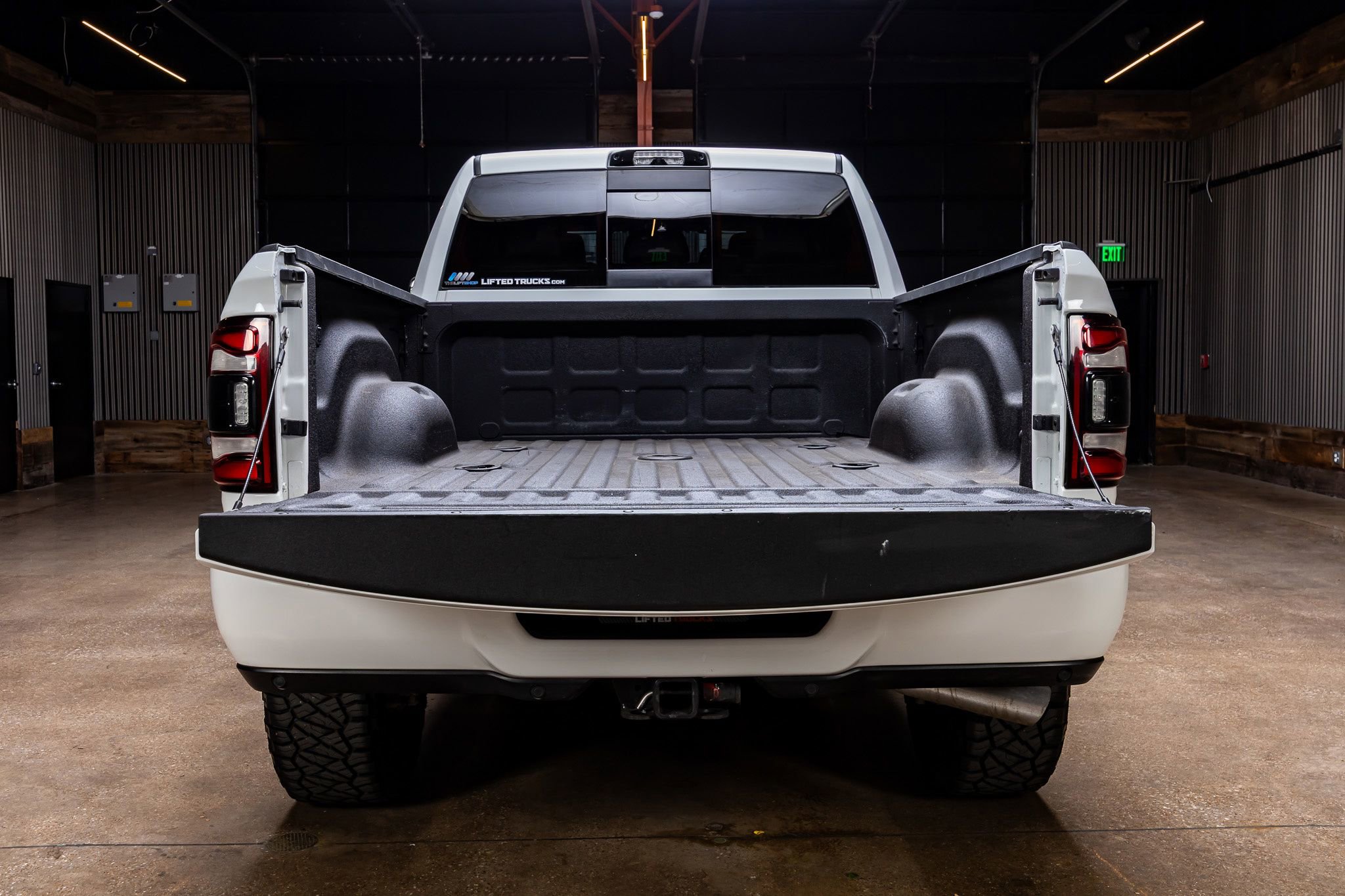 Used 2022 RAM 2500 Limited w/ Night Edition image 9