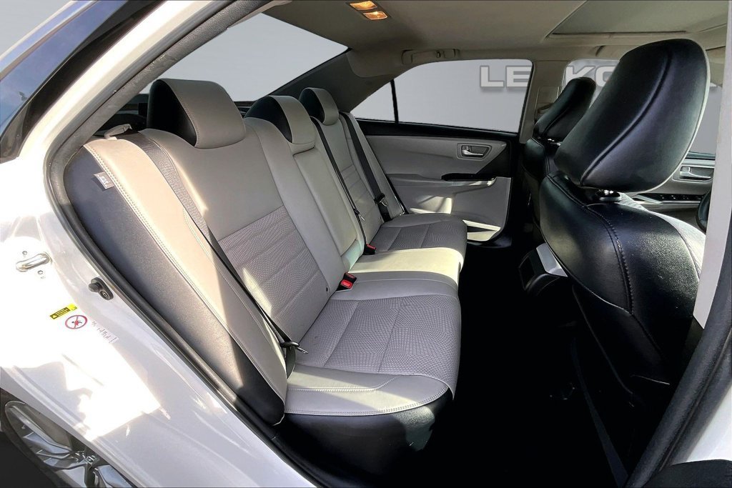 Used 2017 Toyota Camry SE FWD image 27