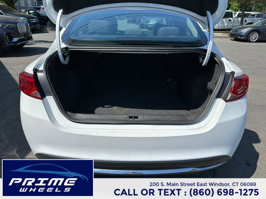 Used 2015 Chrysler 200 Limited FWD image 11