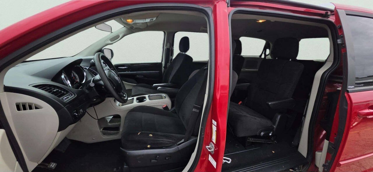 Used 2013 Dodge Grand Caravan SXT FWD image 7