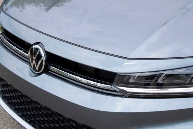 Used 2026 Volkswagen Jetta SE FWD image 12