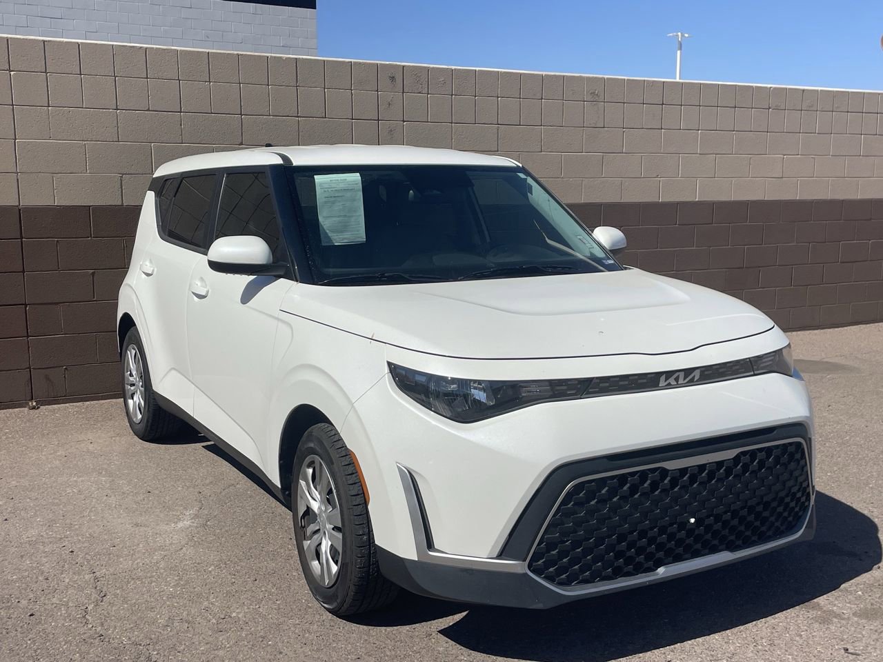 Used 2024 Kia Soul LX FWD image 2