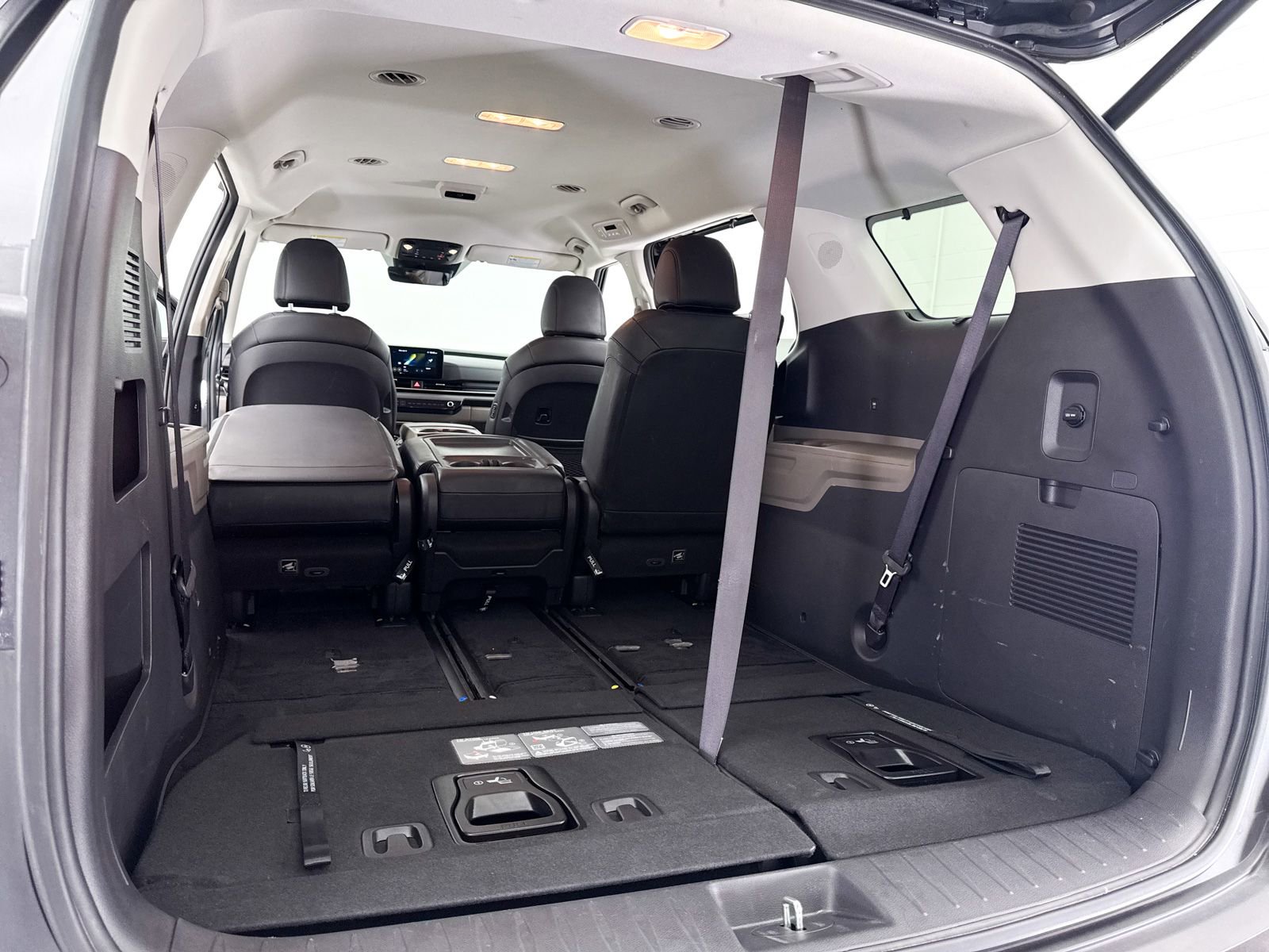 Certified 2025 Kia Carnival EX image 34