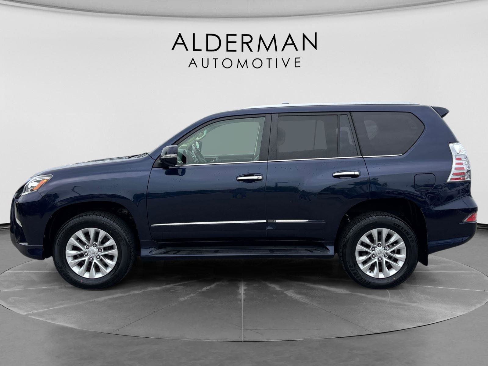 Used 2017 Lexus GX 460 Premium AWD/4WD image 2
