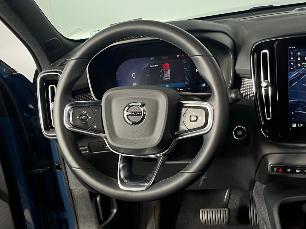 Used 2023 Volvo XC40 B5 Ultimate w/ Protection Package image 15