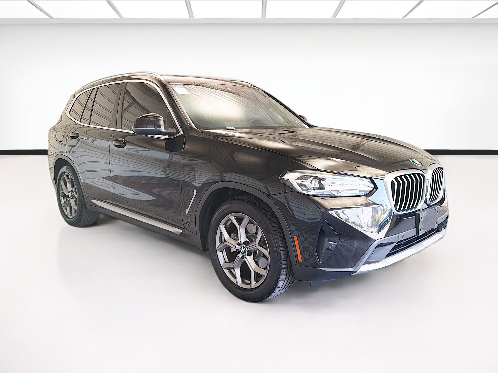 Used 2022 BMW X3 sDrive30i w/ Convenience Package RWD image 3