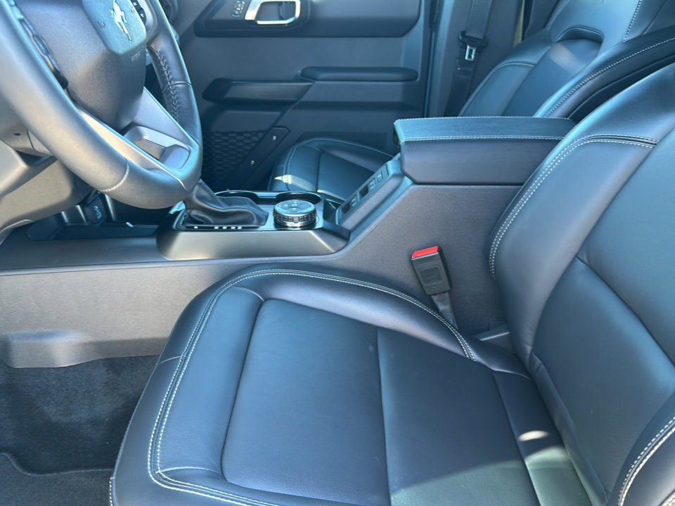 Used 2025 Ford Bronco Outer Banks image 13