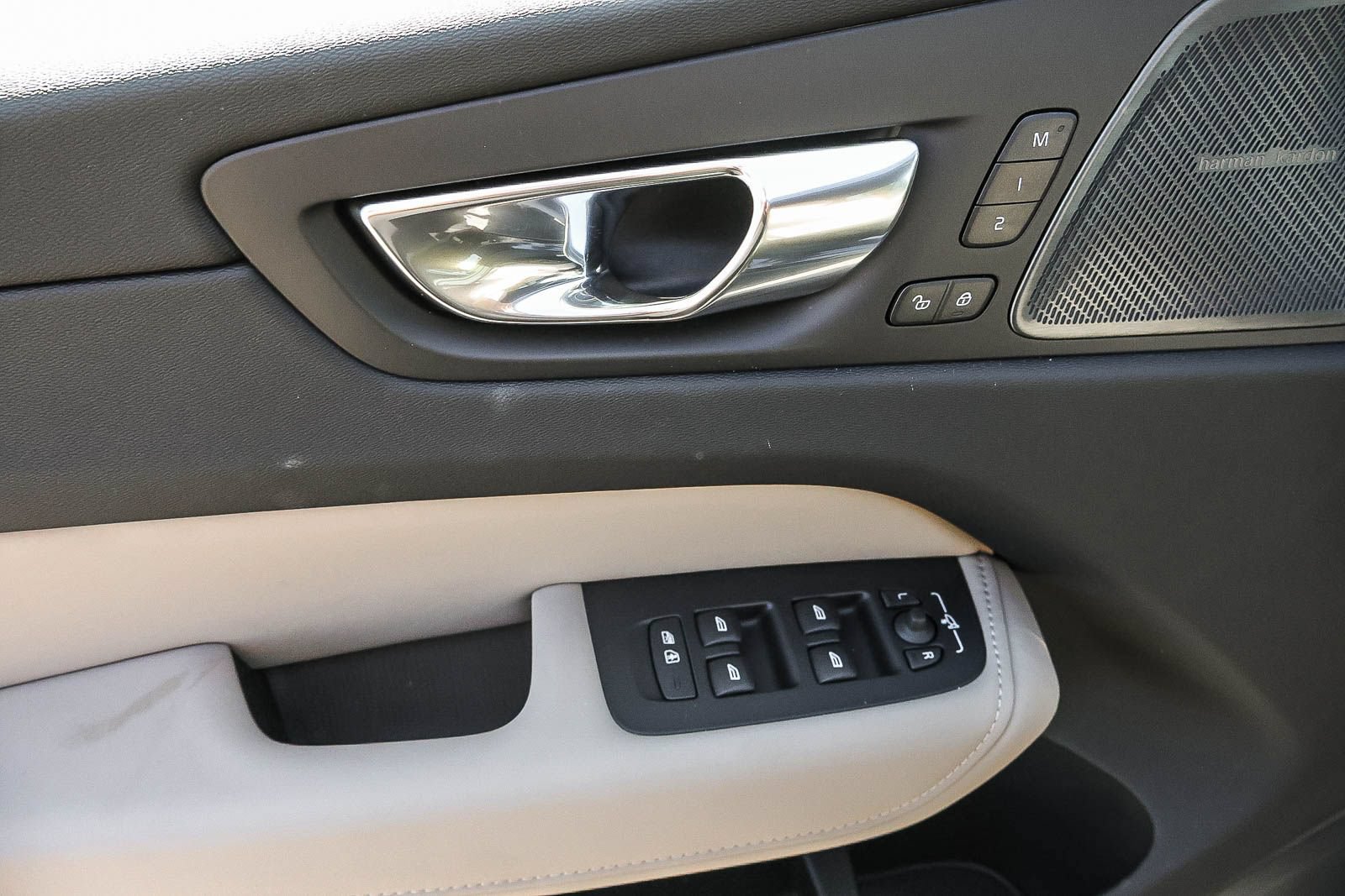 New 2026 Volvo XC60 T8 Plus w/ Climate Package AWD/4WD image 29