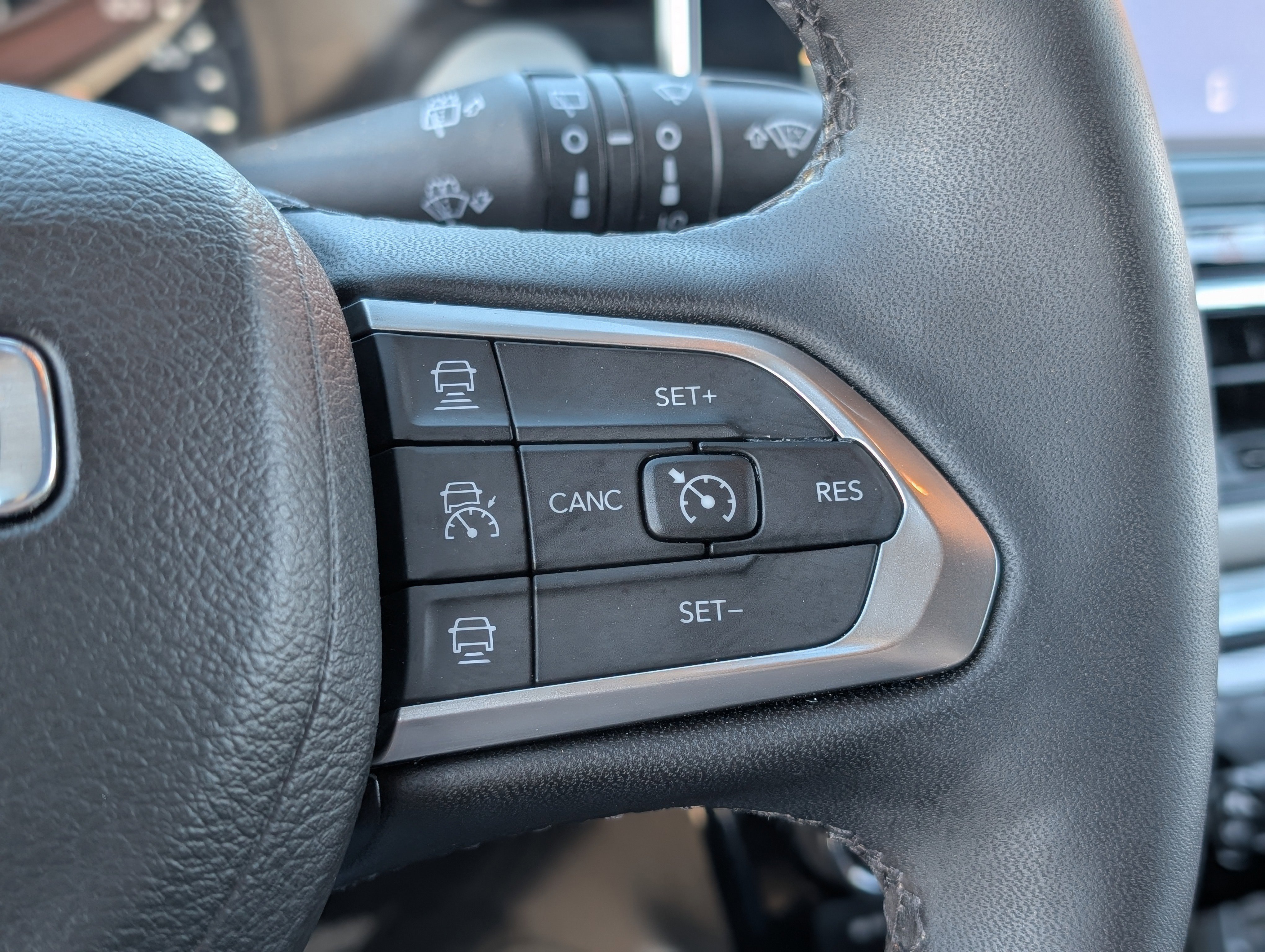 Used 2024 Jeep Compass Limited image 18