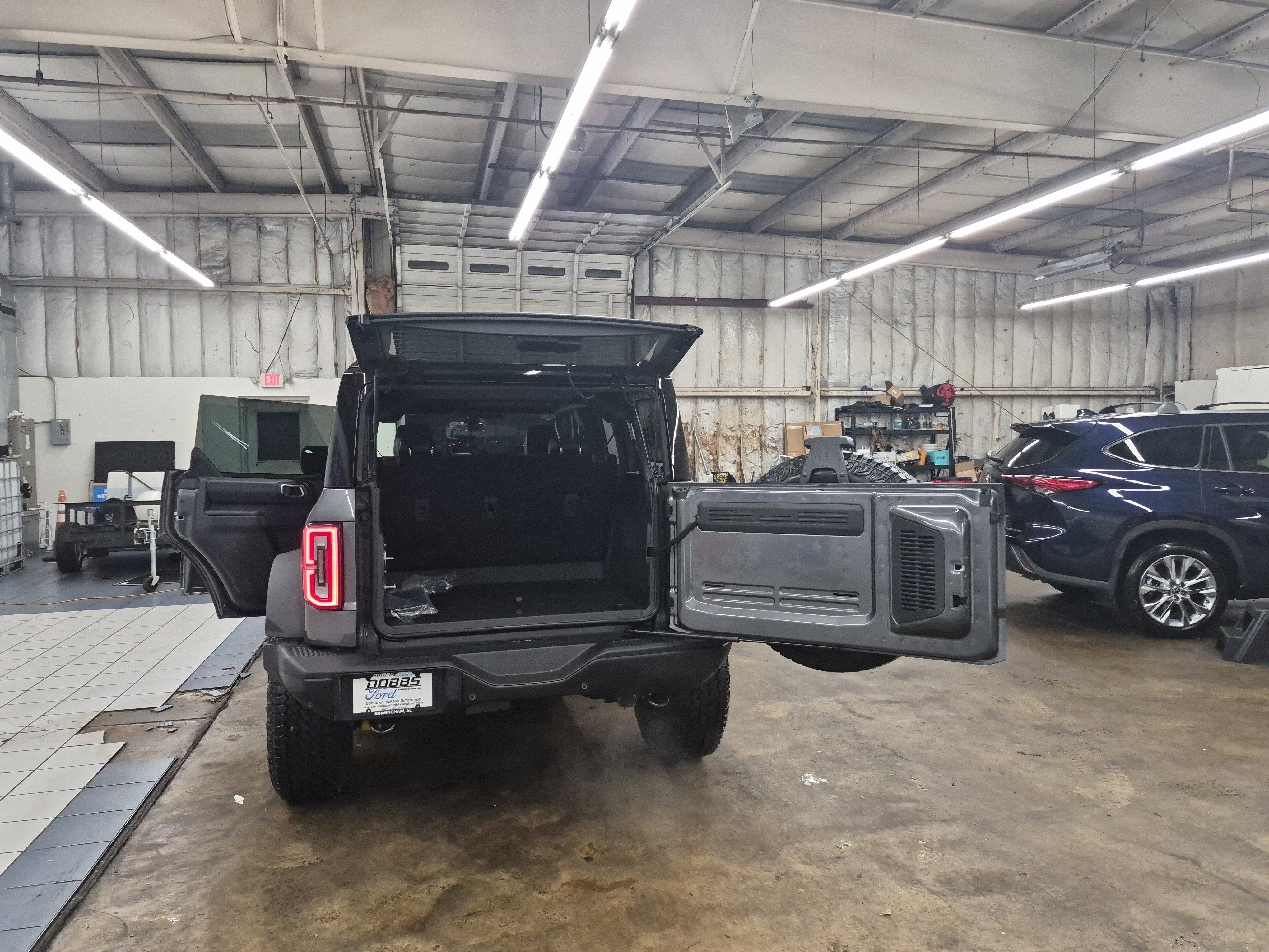New 2025 Ford Bronco Badlands image 15