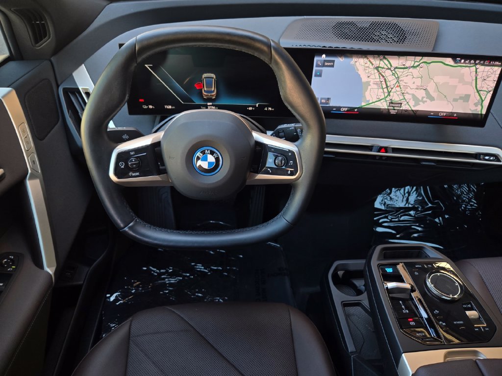 Used 2023 BMW iX xDrive50 w/ Sport Package AWD/4WD image 14