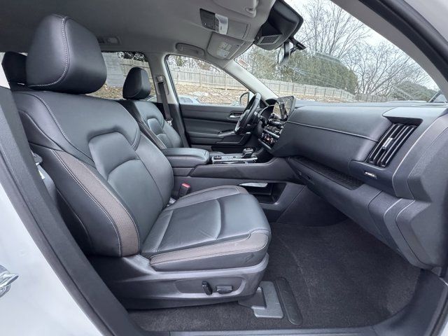 Used 2022 Nissan Pathfinder SL image 7
