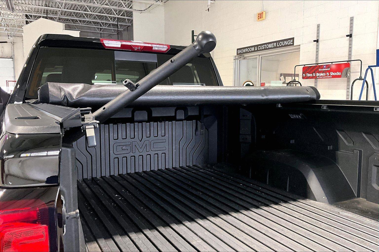 Used 2025 GMC Sierra 1500 AT4 w/ AT4 Premium Package image 37