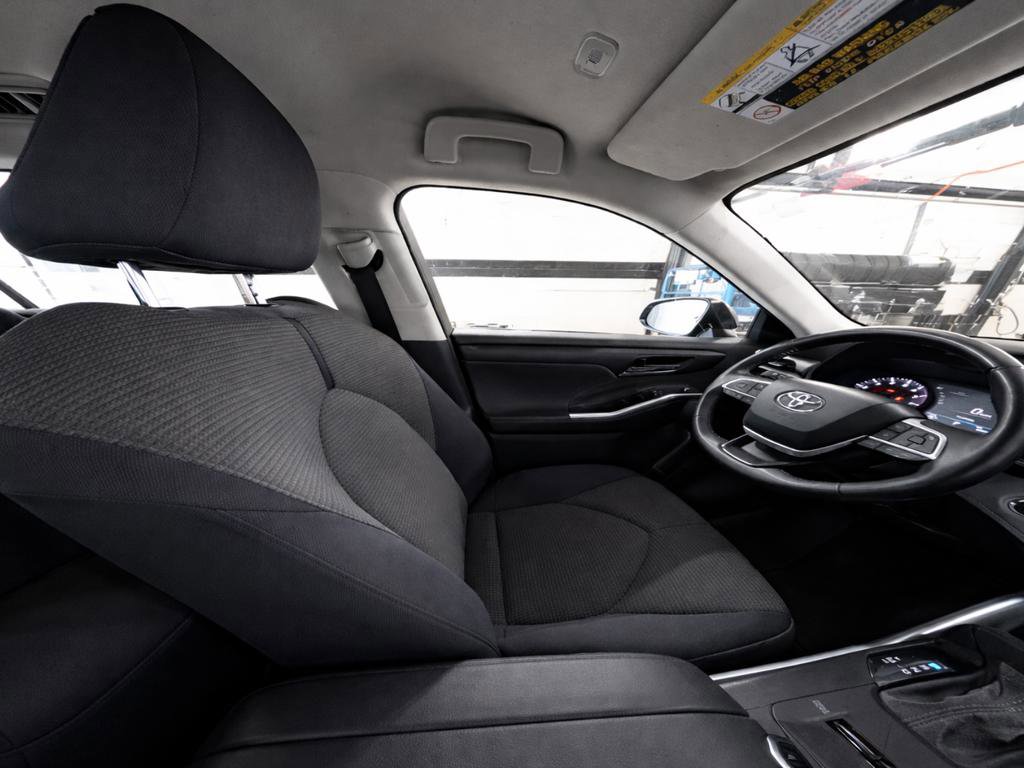 Used 2023 Toyota Highlander LE FWD image 10