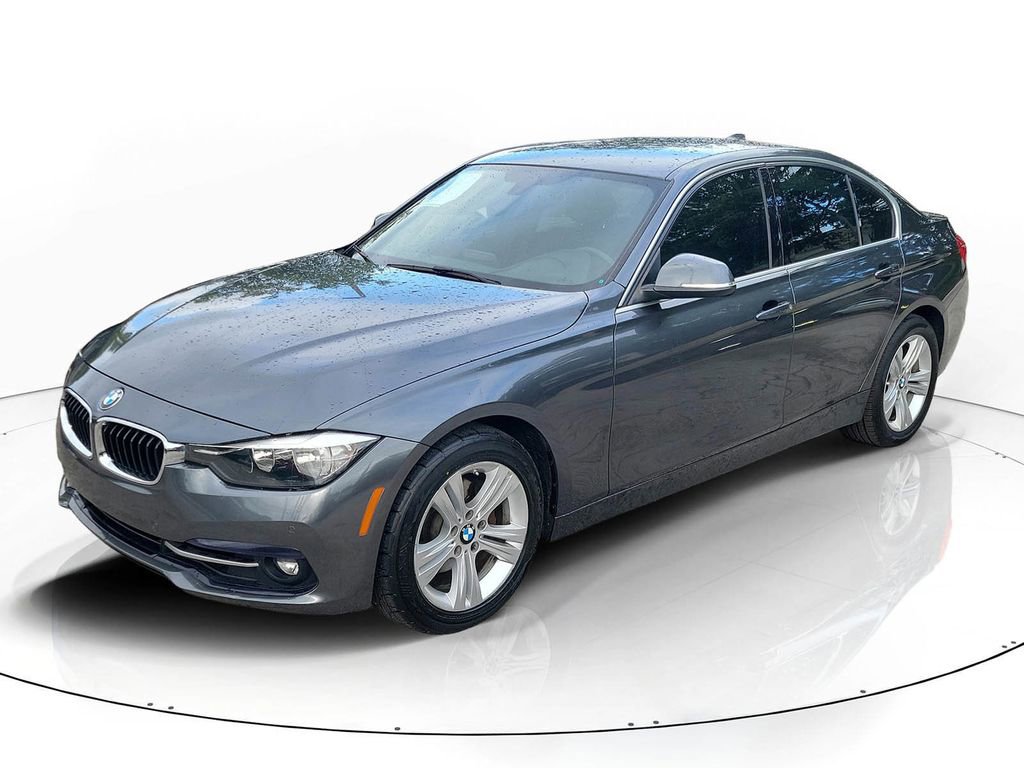 Used 2017 BMW 330i Sedan w/ Driver Assistance Package image 4