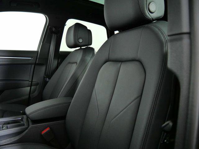 Used 2024 Audi Q3 2.0T Premium Plus image 17