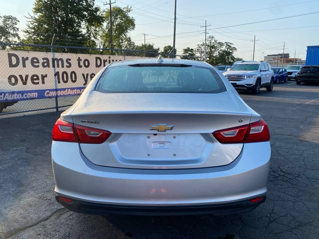 Used 2017 Chevrolet Malibu LT FWD image 3
