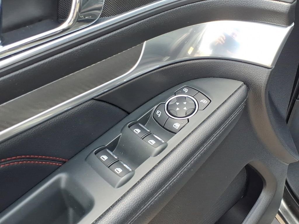 Used 2018 Ford Explorer Sport w/ Equipment Group 401A AWD/4WD image 17
