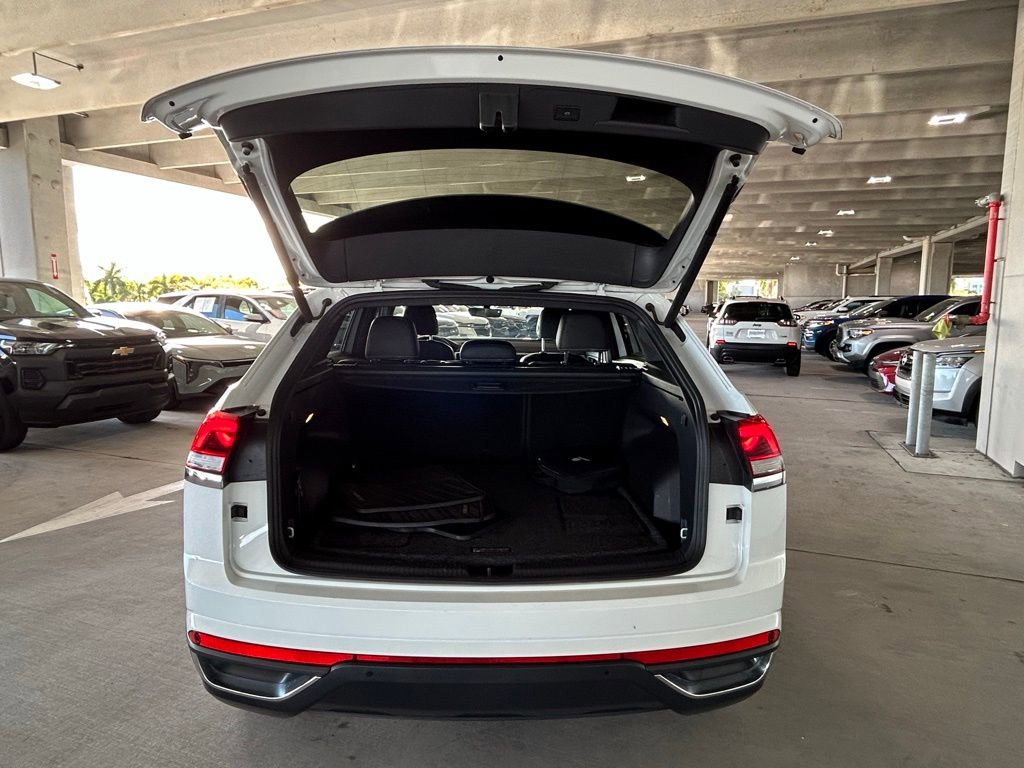 Used 2022 Volkswagen Atlas Cross Sport SE w/ Black Wheel Package image 39