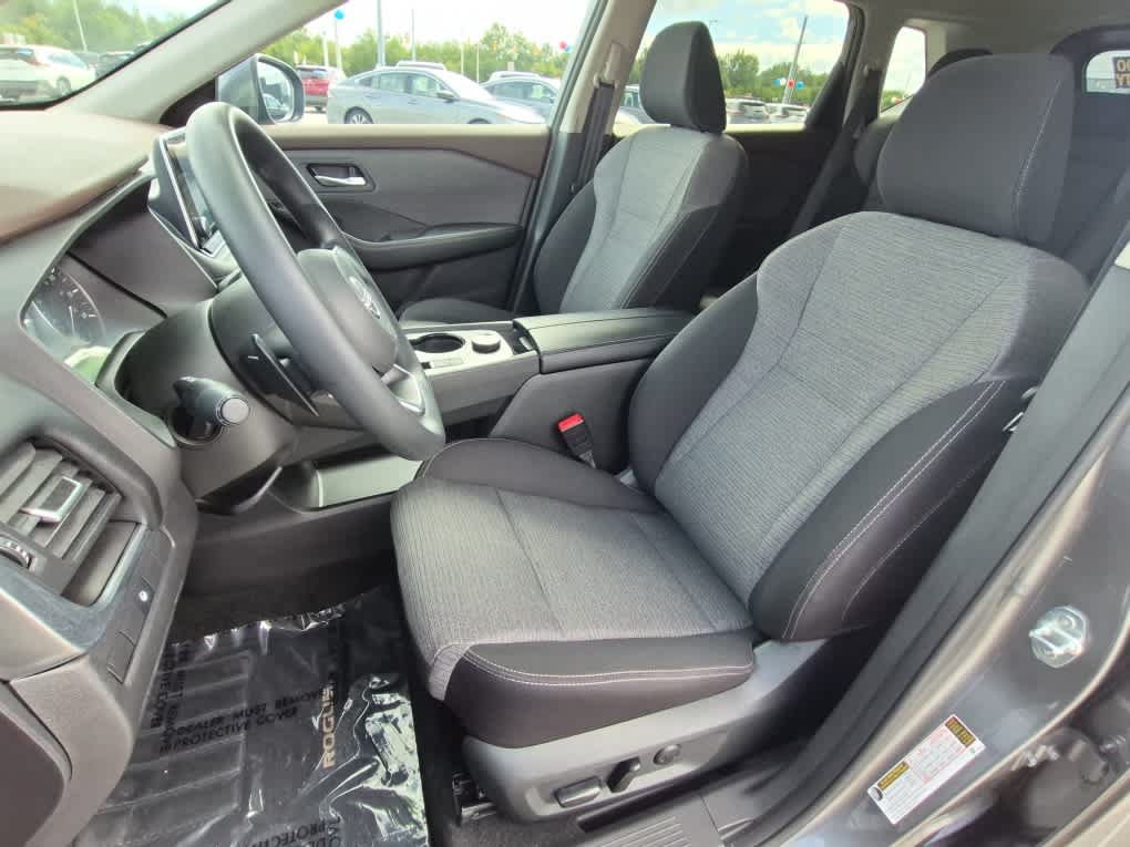 Used 2023 Nissan Rogue SV AWD/4WD image 10