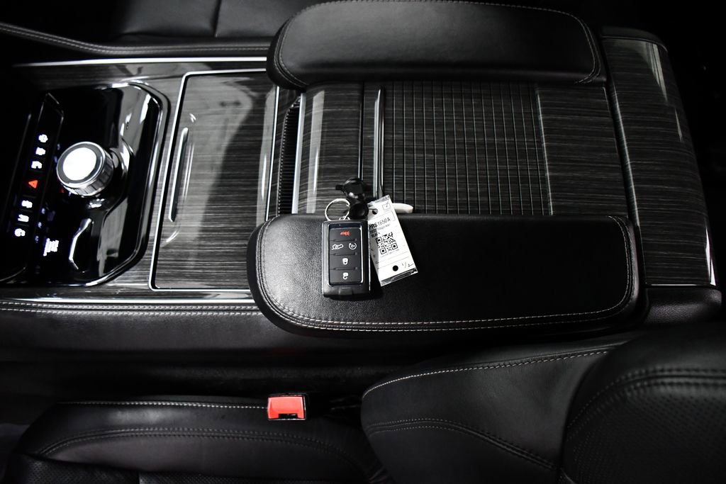 Used 2022 Jeep Wagoneer Series II w/ Flexible Seating Group image 25