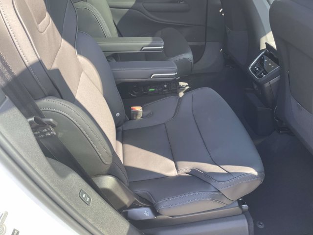 New 2026 Volvo EX90 Plus AWD/4WD image 19