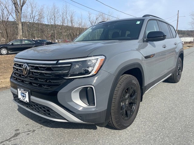 New 2026 Volkswagen Atlas Peak Edition image 1