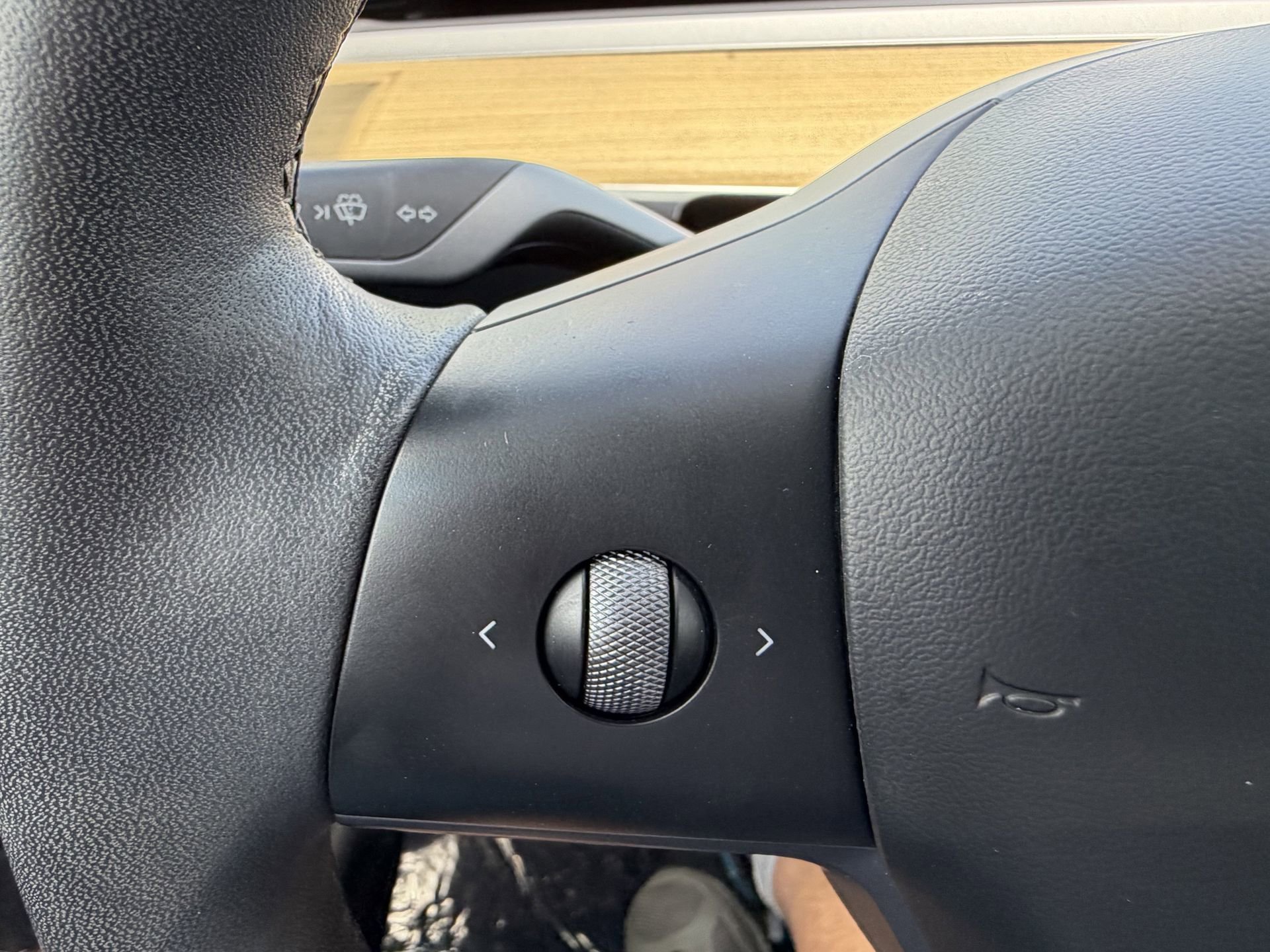 Used 2023 Tesla Model Y Long Range AWD/4WD image 28
