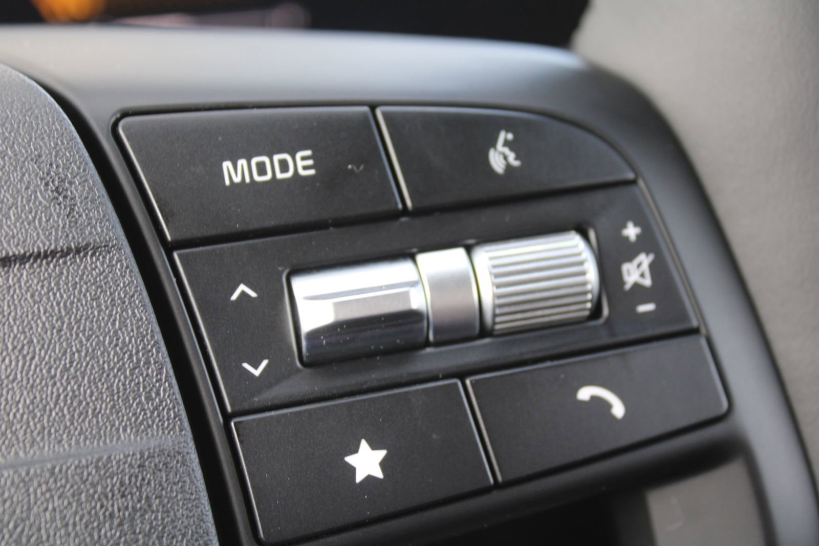 New 2026 Kia Sportage LX FWD image 30