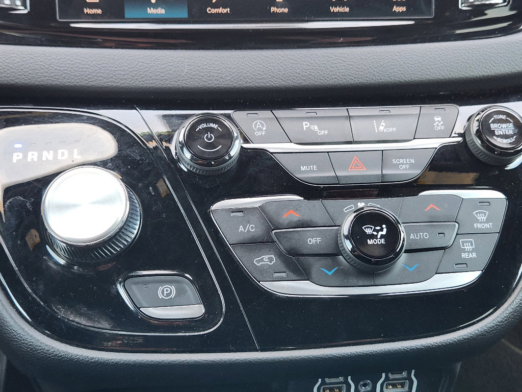 Used 2025 Chrysler Pacifica Select image 20