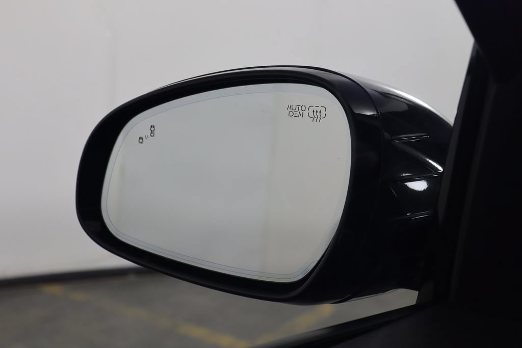 Used 2021 Genesis G70 2.0T w/ Prestige Package AWD/4WD image 43