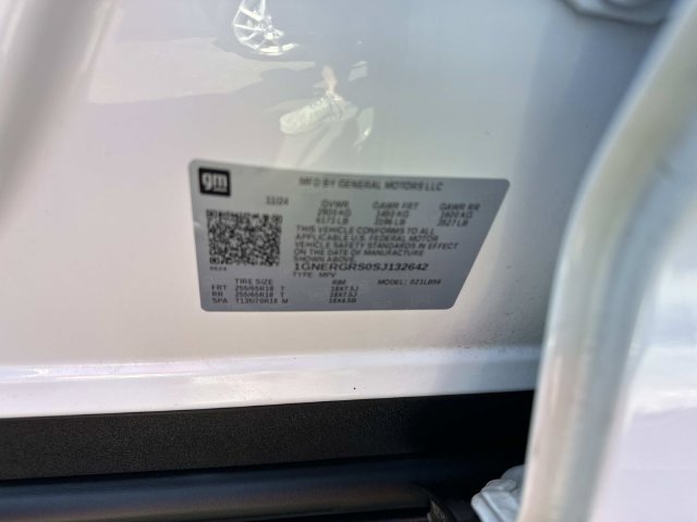 Certified 2025 Chevrolet Traverse LT FWD image 32