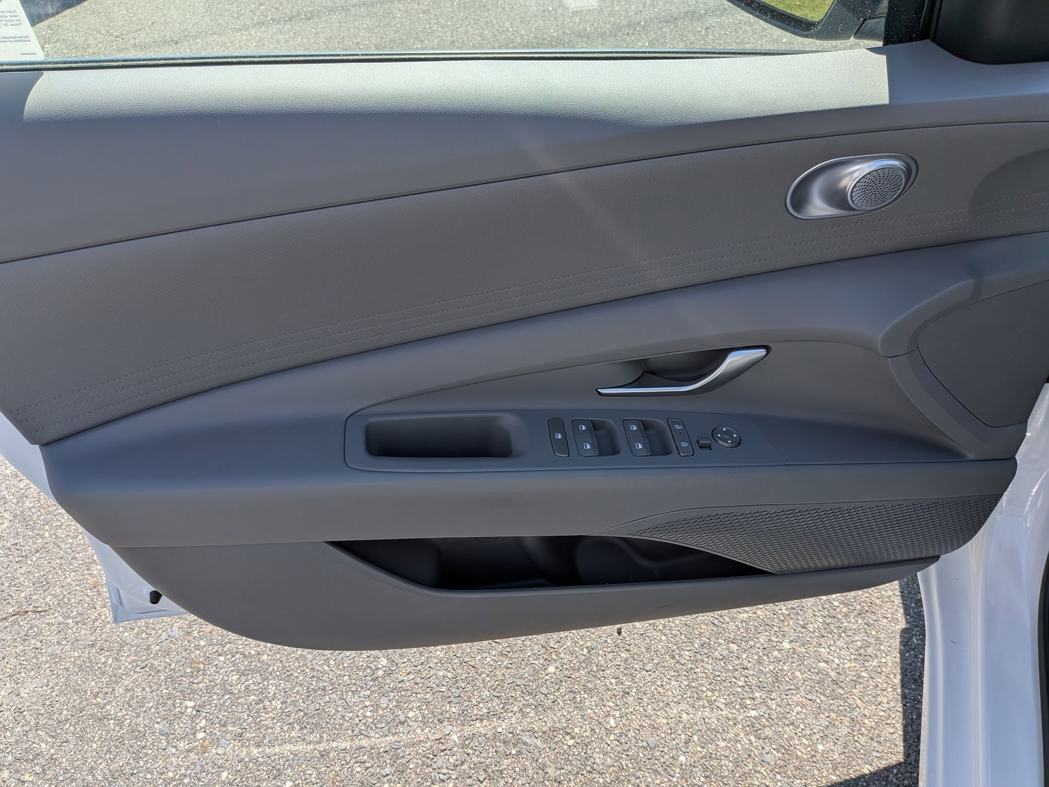 Used 2024 Hyundai Elantra SEL image 11