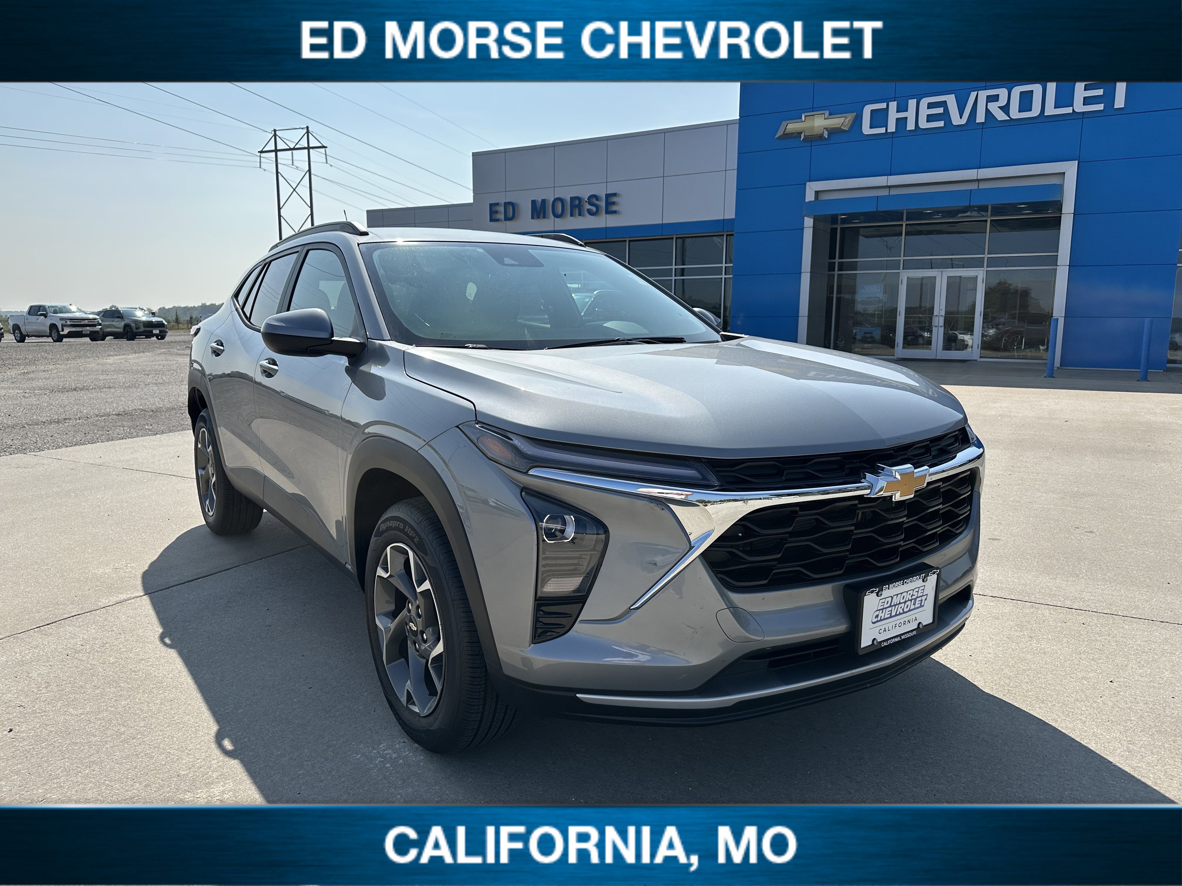 New 2025 Chevrolet Trax LT w/ Driver Confidence Package image 1