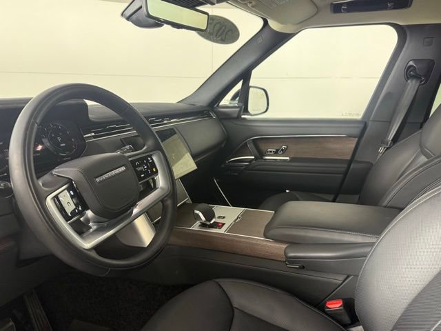 Used 2025 Land Rover Range Rover SE image 17