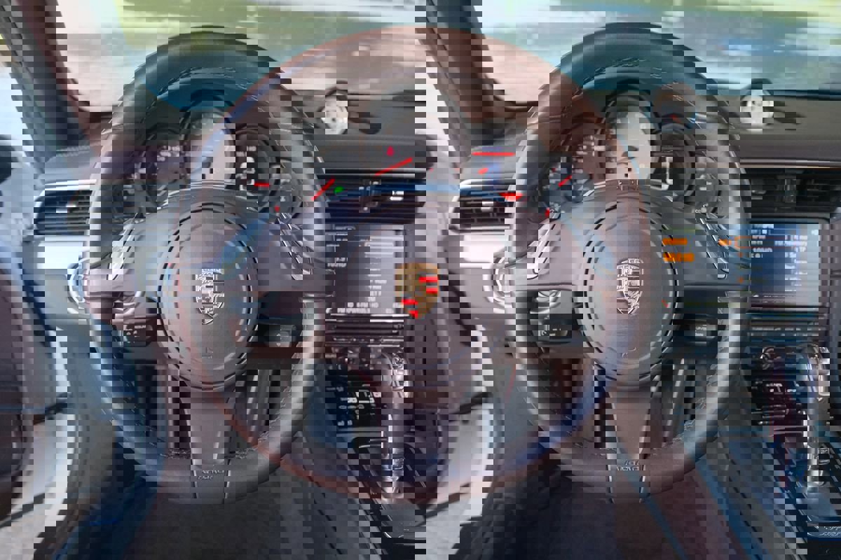 Used 2014 Porsche 911 Carrera S image 16