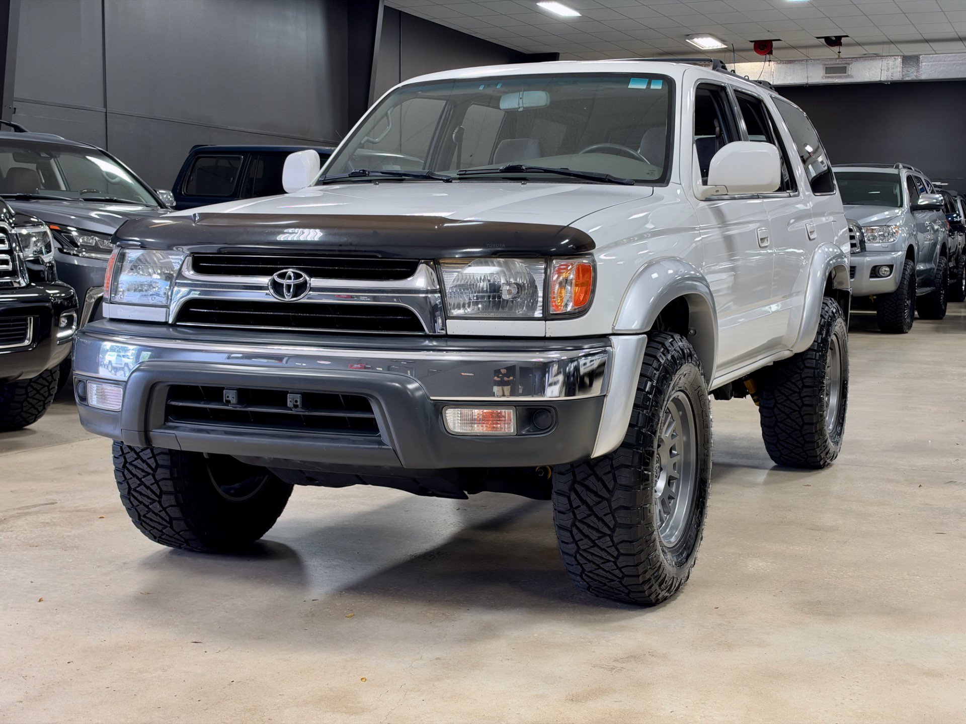 Used 2002 Toyota 4Runner SR5 w/ Upgrade Value Pkg 2 AWD/4WD image 2