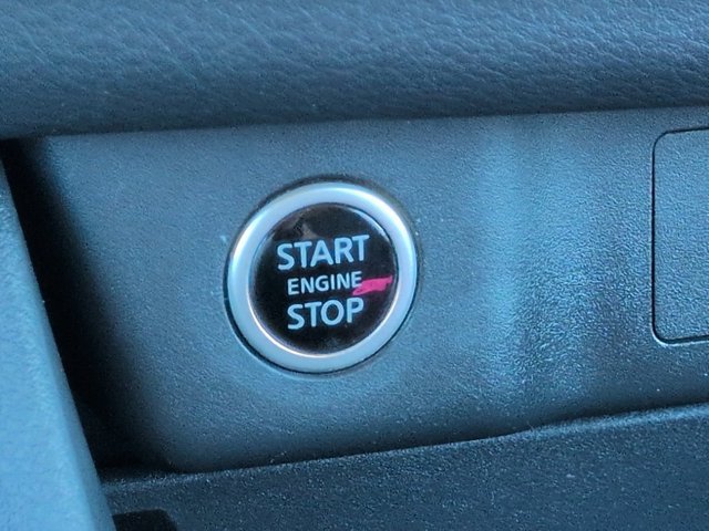 Used 2023 Nissan Rogue S FWD image 27