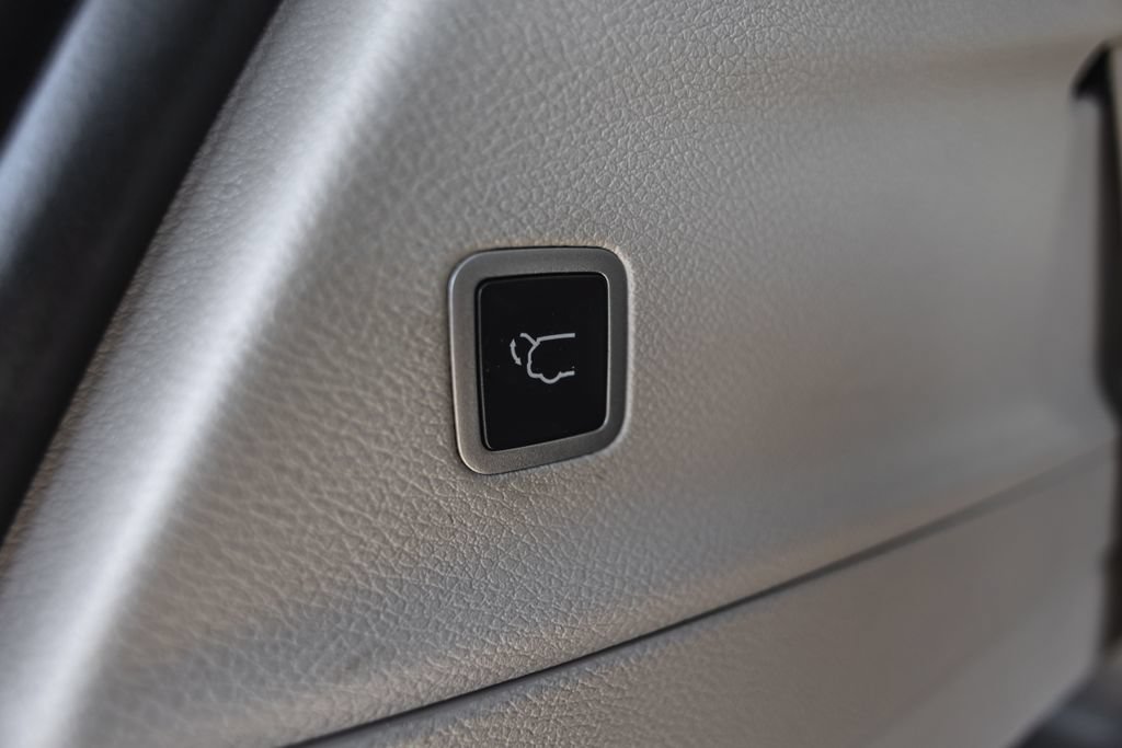 Used 2024 Chrysler Pacifica Limited FWD image 34