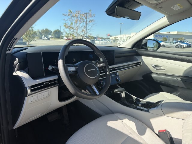 Used 2025 Hyundai Tucson SEL FWD image 11