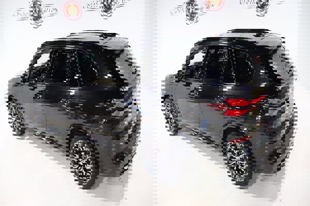 Used 2025 BMW X5 xDrive40i w/ M Sport Package image 11
