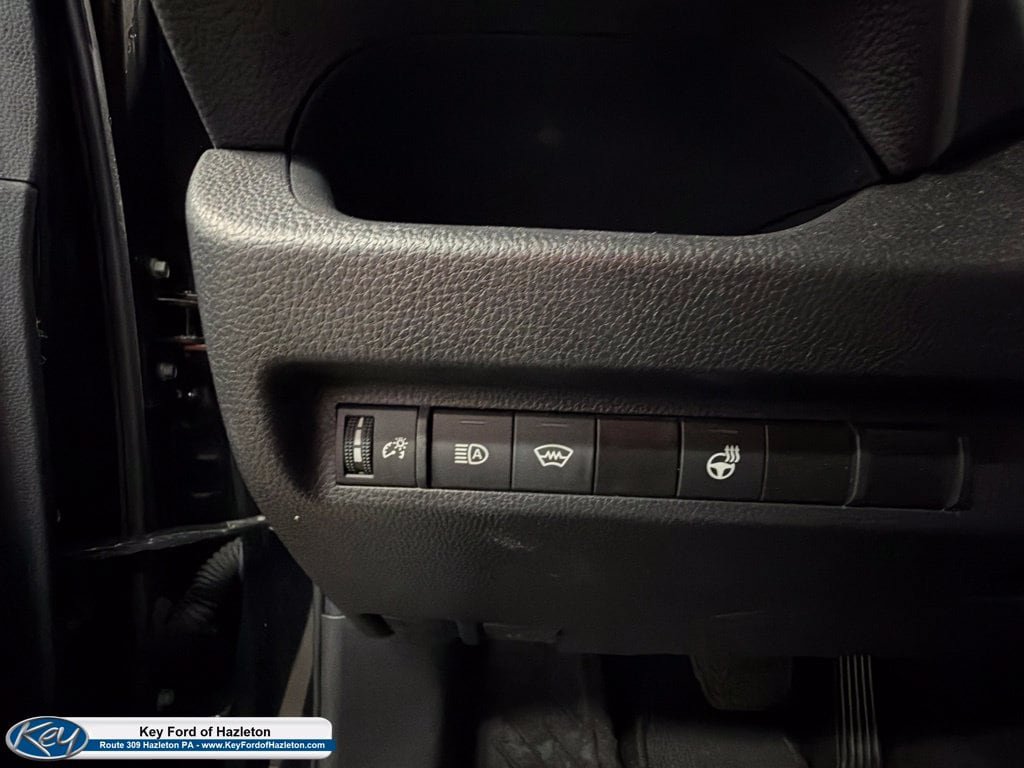 Used 2025 Toyota RAV4 XLE w/ Weather Package AWD/4WD image 23