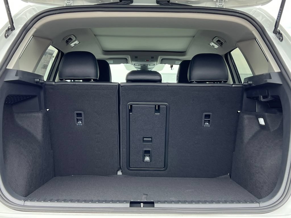 New 2026 Volkswagen Taos SE AWD/4WD image 37