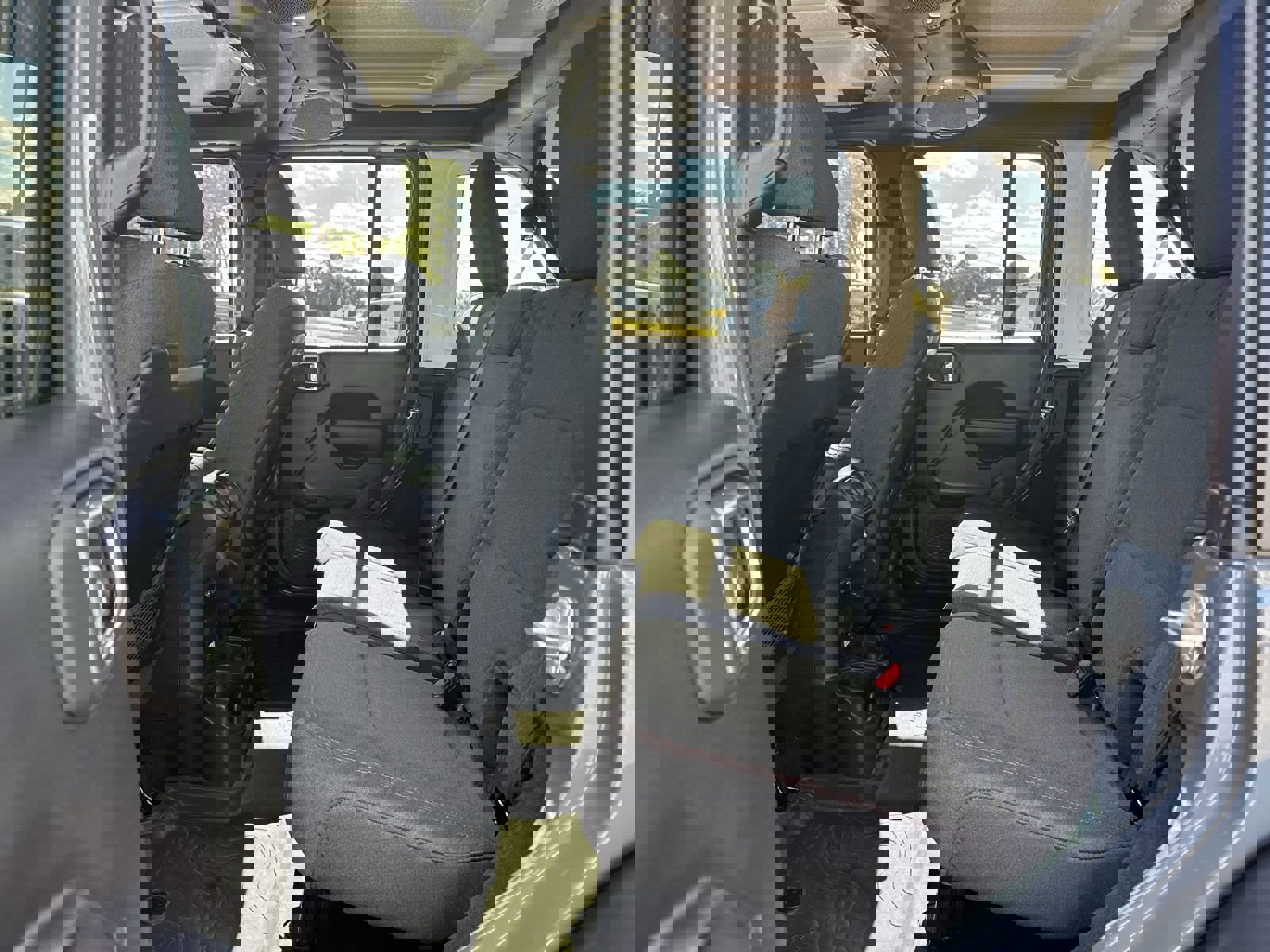 Used 2024 Jeep Wrangler Rubicon image 30